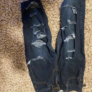 High waisted ripped Capri shorts